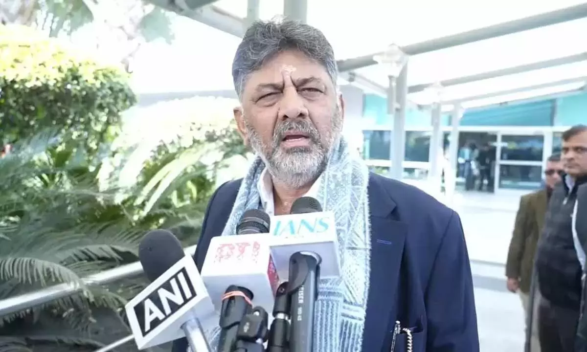 CM पद मेरे, मुख्यमंत्री और हाई कमांड के बीच का मामला है: डिप्टी CM डी.के. शिवकुमार CM पद मेरे, मुख्यमंत्री और हाई कमांड के बीच का मामला है: डिप्टी CM डी.के. शिवकुमार