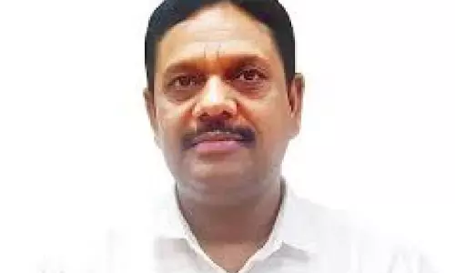 Auraiya: सीएम हेल्पलाइन मामलों पर सख्त रुख, लापरवाही पर कार्रवाई Auraiya: सीएम हेल्पलाइन मामलों पर सख्त रुख, लापरवाही पर कार्रवाई