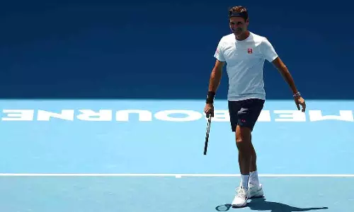 स्विस लेजेंड Federer की शानदार वापसी, टाई-ब्रेक में रूड को दी मात