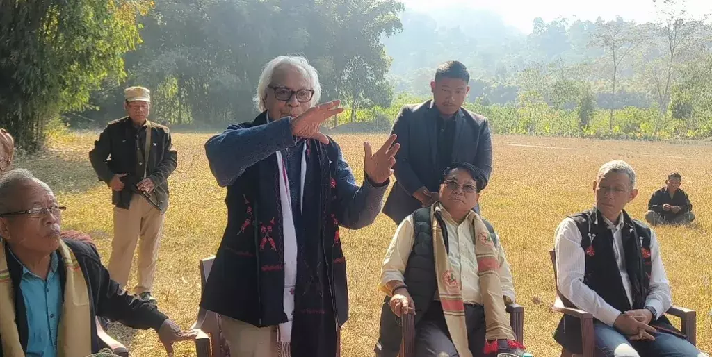Arunachal : प्रोफेसर फुकन ने तिरप में अहोम-युग स्थल का सर्वे किया