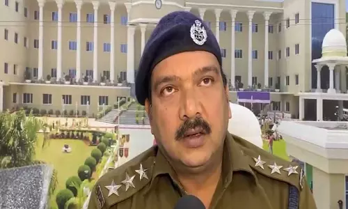 Police ने पुरी घाट में दुकानदार को धमकाकर 5000 रुपये लूटने वाले व्यक्ति को किया गिरफ्तार Police ने पुरी घाट में दुकानदार को धमकाकर 5000 रुपये लूटने वाले व्यक्ति को किया गिरफ्तार