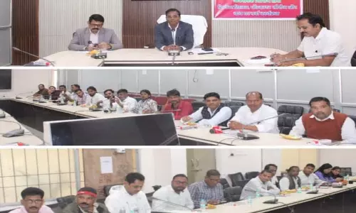 कलेक्टर डॉ कन्नौजे ने मीडिया को दी विकास कार्यों की जानकारी कलेक्टर डॉ कन्नौजे ने मीडिया को दी विकास कार्यों की जानकारी