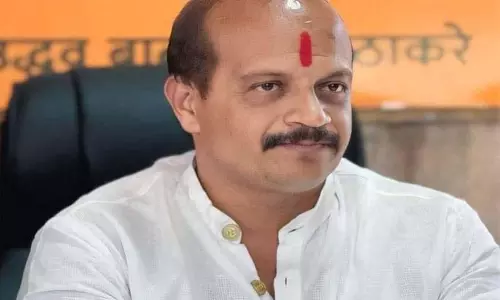 Uddhav Thackeray की आखिरी उम्मीद: पुणे चुनाव में वसंत मोरे का क्या होगा? Uddhav Thackeray की आखिरी उम्मीद: पुणे चुनाव में वसंत मोरे का क्या होगा?