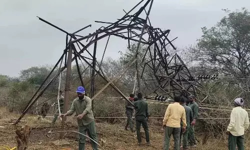 3 दिन का काम 18 घंटे में पूरा: Chamarajanagar के 120 गाँवों में रिकॉर्ड समय में लौटी बिजली 3 दिन का काम 18 घंटे में पूरा: Chamarajanagar के 120 गाँवों में रिकॉर्ड समय में लौटी बिजली