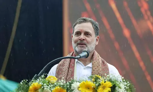 Rahul Gandhi का तीखा प्रहार: इंक विवाद को बताया चुनाव आयोग द्वारा जनता को गुमराह करना Rahul Gandhi का तीखा प्रहार: इंक विवाद को बताया चुनाव आयोग द्वारा जनता को गुमराह करना