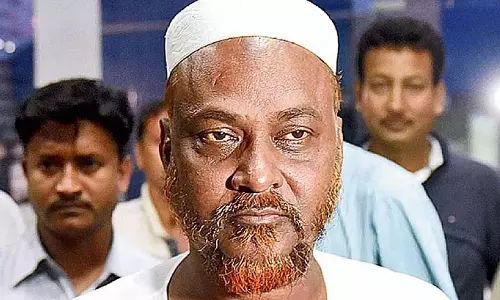 Furfura Sharif पीरजादा को सुनवाई का नोटिस मिला, तोहा सिद्दीकी ने जवाब दिया Furfura Sharif पीरजादा को सुनवाई का नोटिस मिला, तोहा सिद्दीकी ने जवाब दिया