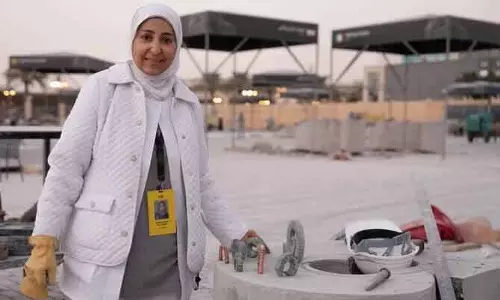 तुवाइक स्कल्पचर सिंपोजियम: Riyadh की सबसे व्यस्त सड़क बनी लाइव आर्ट गैलरी
