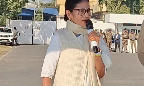 ममता बनर्जी ने प्रवासी श्रमिकों के खिलाफ हिंसा के लिए BJP पर आरोप लगाया
