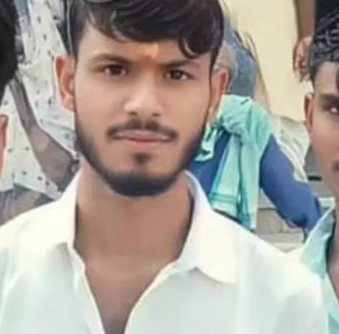 व्यापारी से लूटपाट करने वाले अपराधी का हाफ एनकाउंटर, घायल होते ही पुलिस ने दबोचा व्यापारी से लूटपाट करने वाले अपराधी का हाफ एनकाउंटर, घायल होते ही पुलिस ने दबोचा