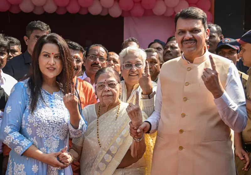 Exit Polls में महाराष्ट्र निकाय चुनावों में बीजेपी-शिवसेना की जीत का अनुमान Exit Polls में महाराष्ट्र निकाय चुनावों में बीजेपी-शिवसेना की जीत का अनुमान