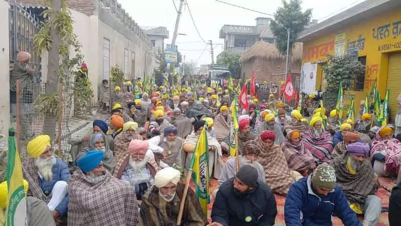 Fatehabad: किसान की जमीन की नीलामी रोकी, कोई बोली लगाने वाला नहीं आया Fatehabad: किसान की जमीन की नीलामी रोकी, कोई बोली लगाने वाला नहीं आया