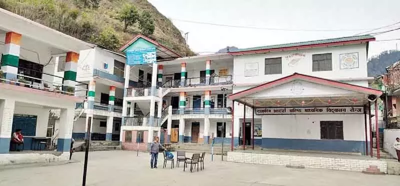 Kullu जिले के ग्रामीण सरकारी स्कूलों में आधुनिक तकनीक सीखने के तरीके को बदल रही Kullu जिले के ग्रामीण सरकारी स्कूलों में आधुनिक तकनीक सीखने के तरीके को बदल रही