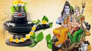 Bilvashtakam Stotra: जानें क्यों एक बेलपत्र से प्रसन्न हो जाते हैं भगवान शिव, जानें बिल्वाष्टकम् स्तोत्र का आध्यात्मिक महत्व Bilvashtakam Stotra: जानें क्यों एक बेलपत्र से प्रसन्न हो जाते हैं भगवान शिव, जानें बिल्वाष्टकम् स्तोत्र का आध्यात्मिक महत्व