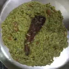 Palak Khichdi Recipe: ठंड में लंच के लिए तैयार करें गरमा-गरम पालक खिचड़ी Palak Khichdi Recipe: ठंड में लंच के लिए तैयार करें गरमा-गरम पालक खिचड़ी