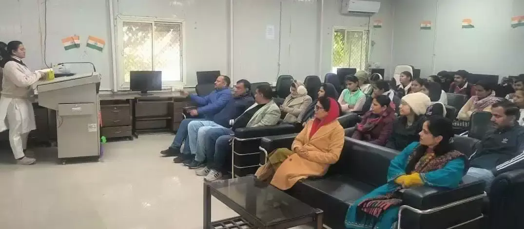 Kathua: जयंती कार्यक्रम ने छात्रों में उत्साह और आत्मविश्वास बढ़ाया Kathua: जयंती कार्यक्रम ने छात्रों में उत्साह और आत्मविश्वास बढ़ाया