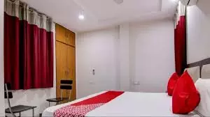 Jhansi: झांसी में होटल रूम में पत्नी पकड़ी गई Jhansi: झांसी में होटल रूम में पत्नी पकड़ी गई