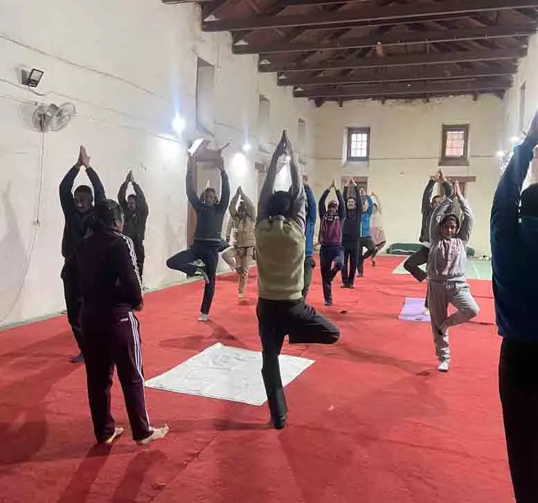 Chamba में पुलिस के लिए योग सेशन Chamba में पुलिस के लिए योग सेशन