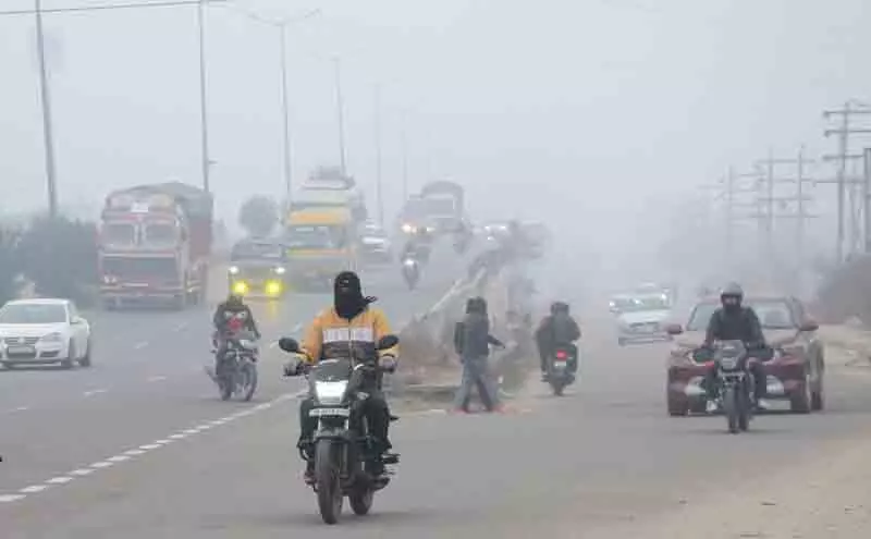 कड़ाके की सर्दी में टहलने और घर से बाहर निकलने से बचें: Jalandhar Civil Surgeon कड़ाके की सर्दी में टहलने और घर से बाहर निकलने से बचें: Jalandhar Civil Surgeon
