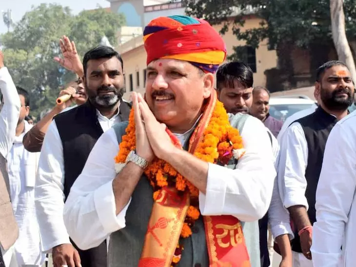Mirzapur: संजय सिंह ने अपनी योजनाओं और विचारों का साझा किया Mirzapur: संजय सिंह ने अपनी योजनाओं और विचारों का साझा किया