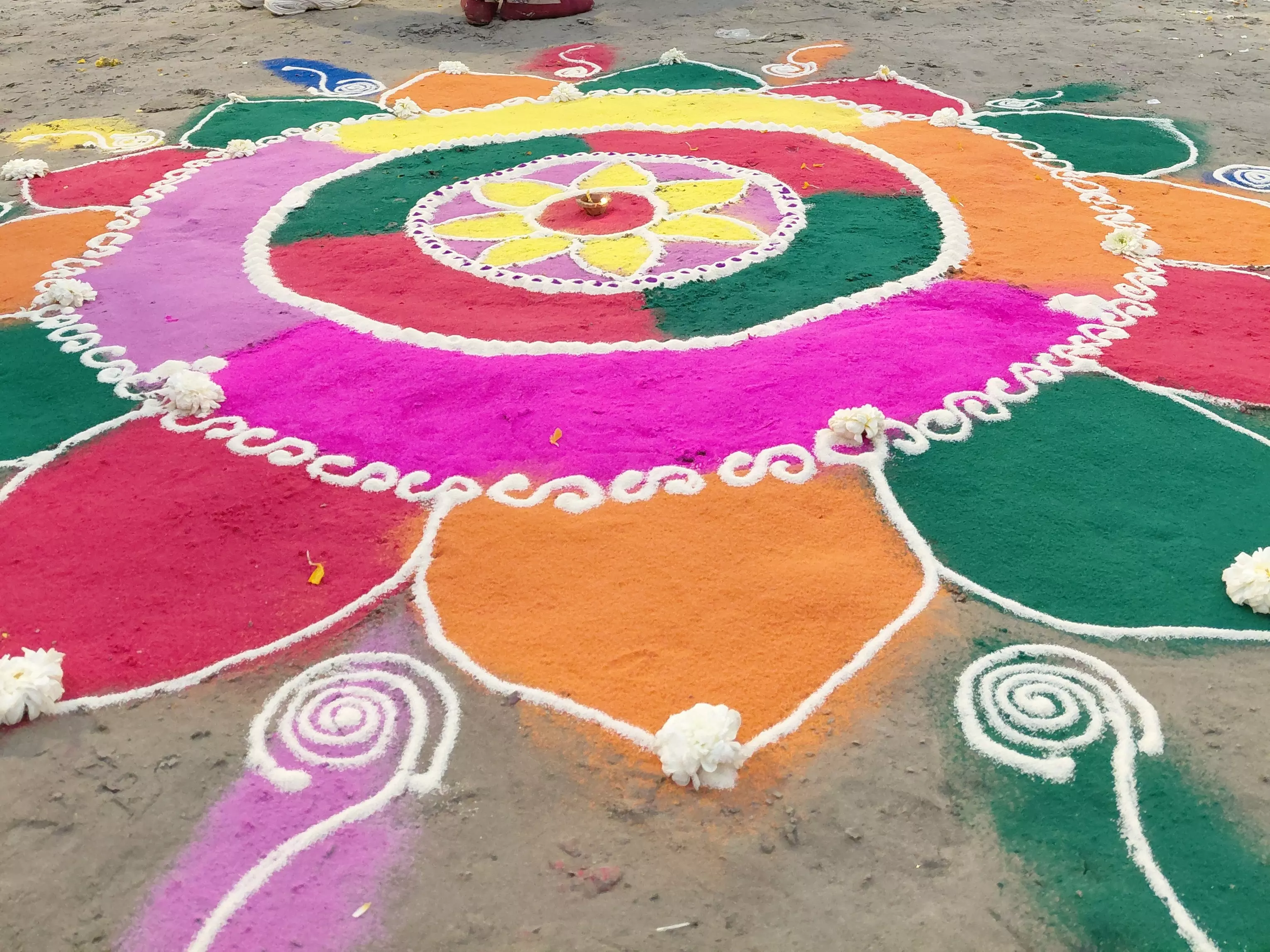 Farrukhabad: सांस्कृतिक आयोजन में भक्ति और कला का संगम Farrukhabad: सांस्कृतिक आयोजन में भक्ति और कला का संगम