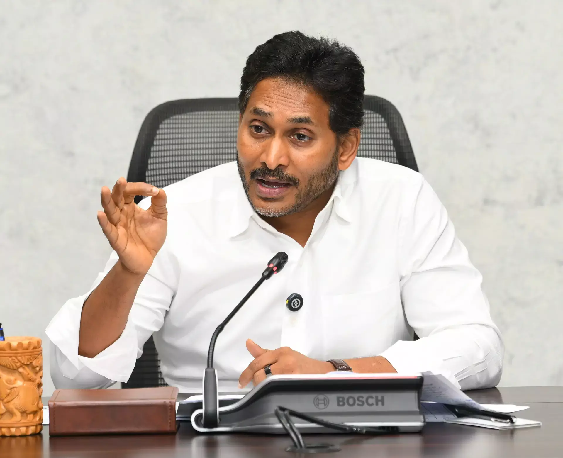 YSRCP कार्यकर्ता हत्याकांड: जगन बोले– कानून-व्यवस्था फेल YSRCP कार्यकर्ता हत्याकांड: जगन बोले– कानून-व्यवस्था फेल