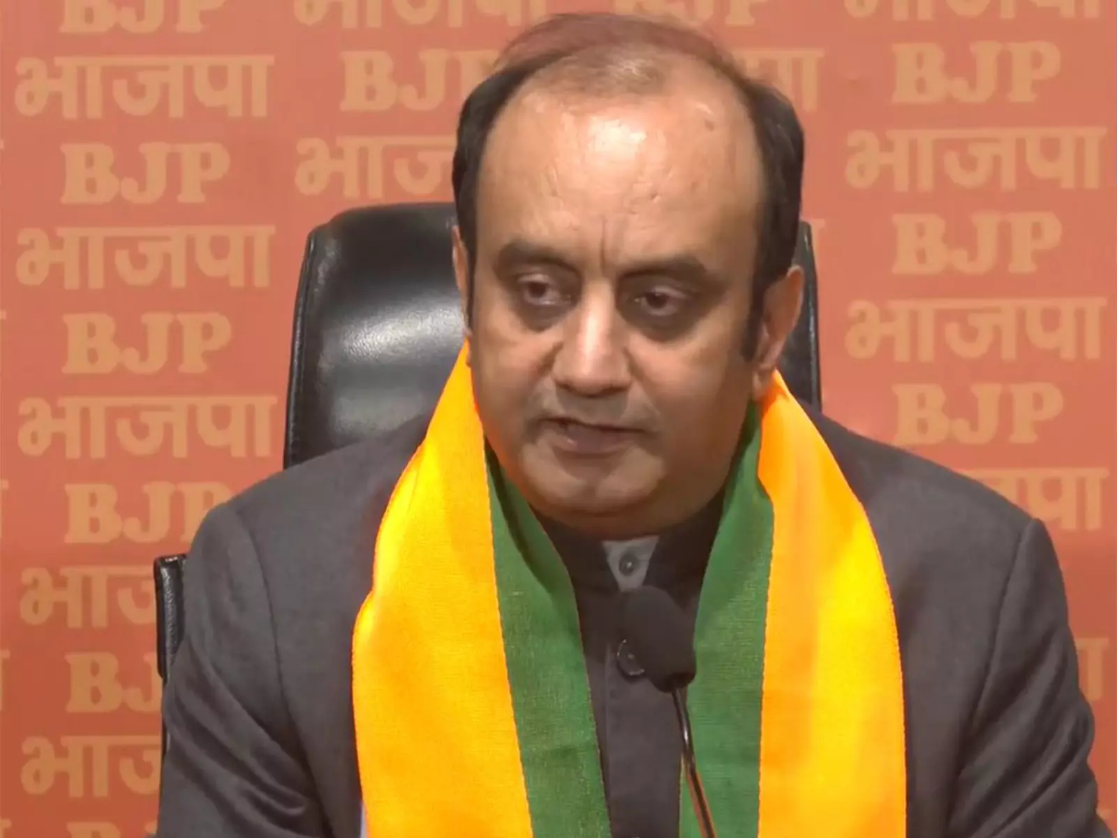 BJP सांसद सुधांशु त्रिवेदी ने बीएमसी चुनावों में भाजपा की उभरती जीत की सराहना की BJP सांसद सुधांशु त्रिवेदी ने बीएमसी चुनावों में भाजपा की उभरती जीत की सराहना की
