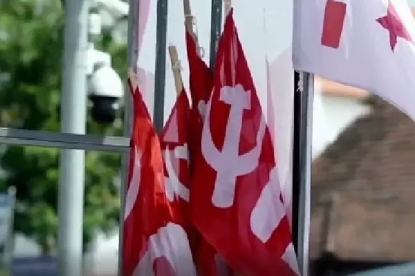 Kerala CPI(M) में असंतोष, सेंट्रल कमेटी मीटिंग के बीच पार्टी छोड़ने का दौर Kerala CPI(M) में असंतोष, सेंट्रल कमेटी मीटिंग के बीच पार्टी छोड़ने का दौर