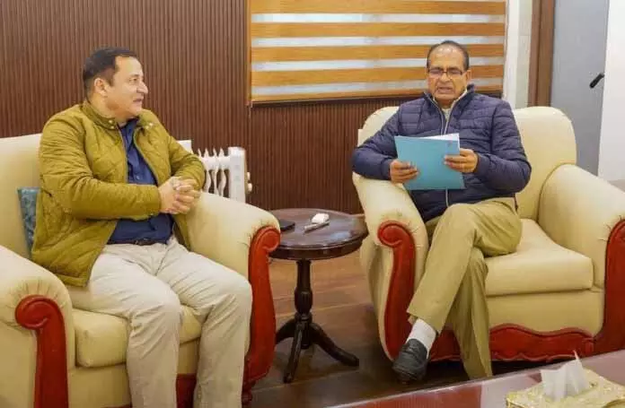 Javid Dar ने केंद्रीय कृषि मंत्री से मुलाकात की, केंद्र से और मदद मांगी Javid Dar ने केंद्रीय कृषि मंत्री से मुलाकात की, केंद्र से और मदद मांगी