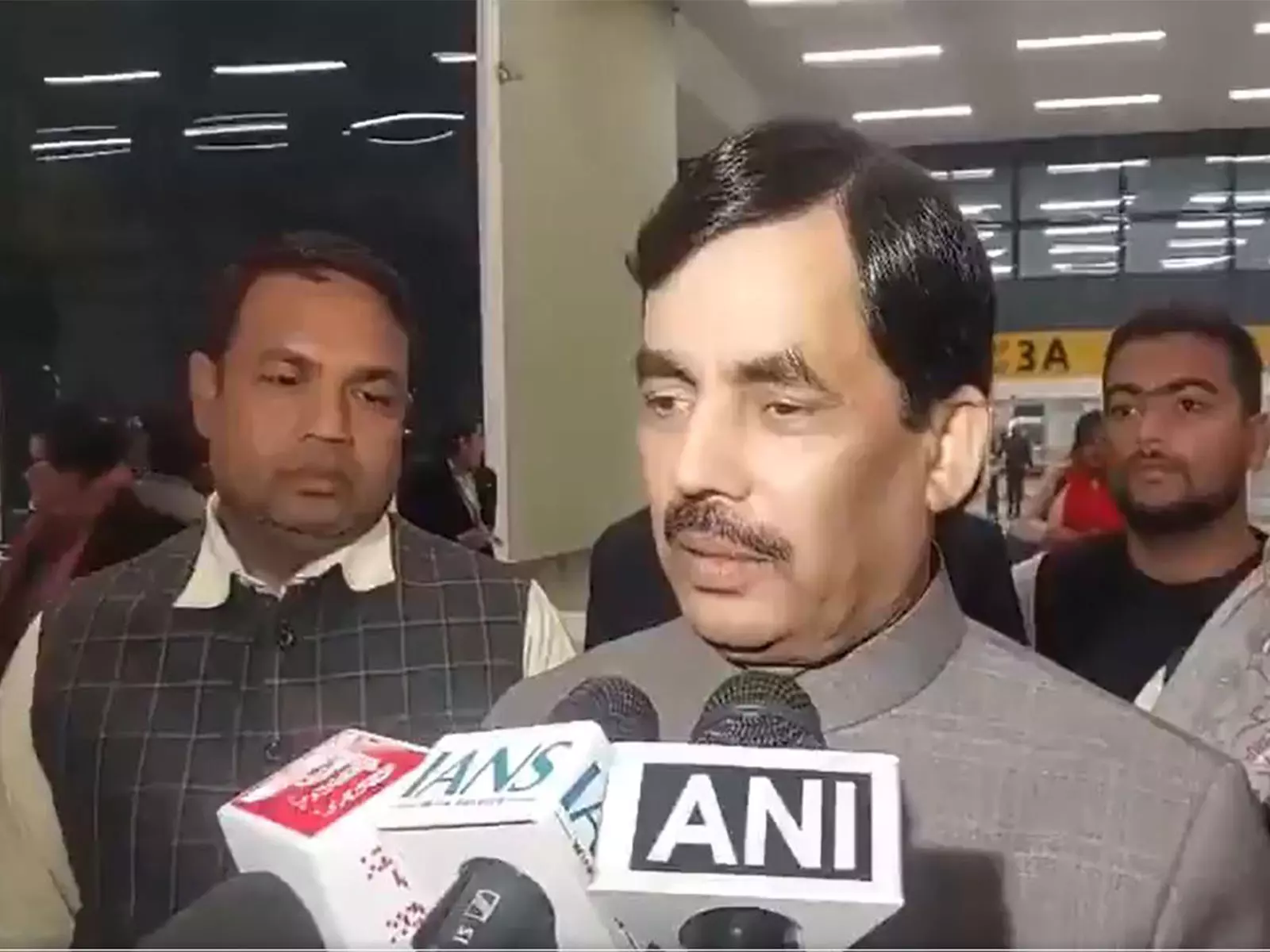 ममता बनर्जी जानती हैं कि उन्हें चुनाव में बुरी तरह हार का सामना करना पड़ेगा: Shahnawaz Hussain ममता बनर्जी जानती हैं कि उन्हें चुनाव में बुरी तरह हार का सामना करना पड़ेगा: Shahnawaz Hussain