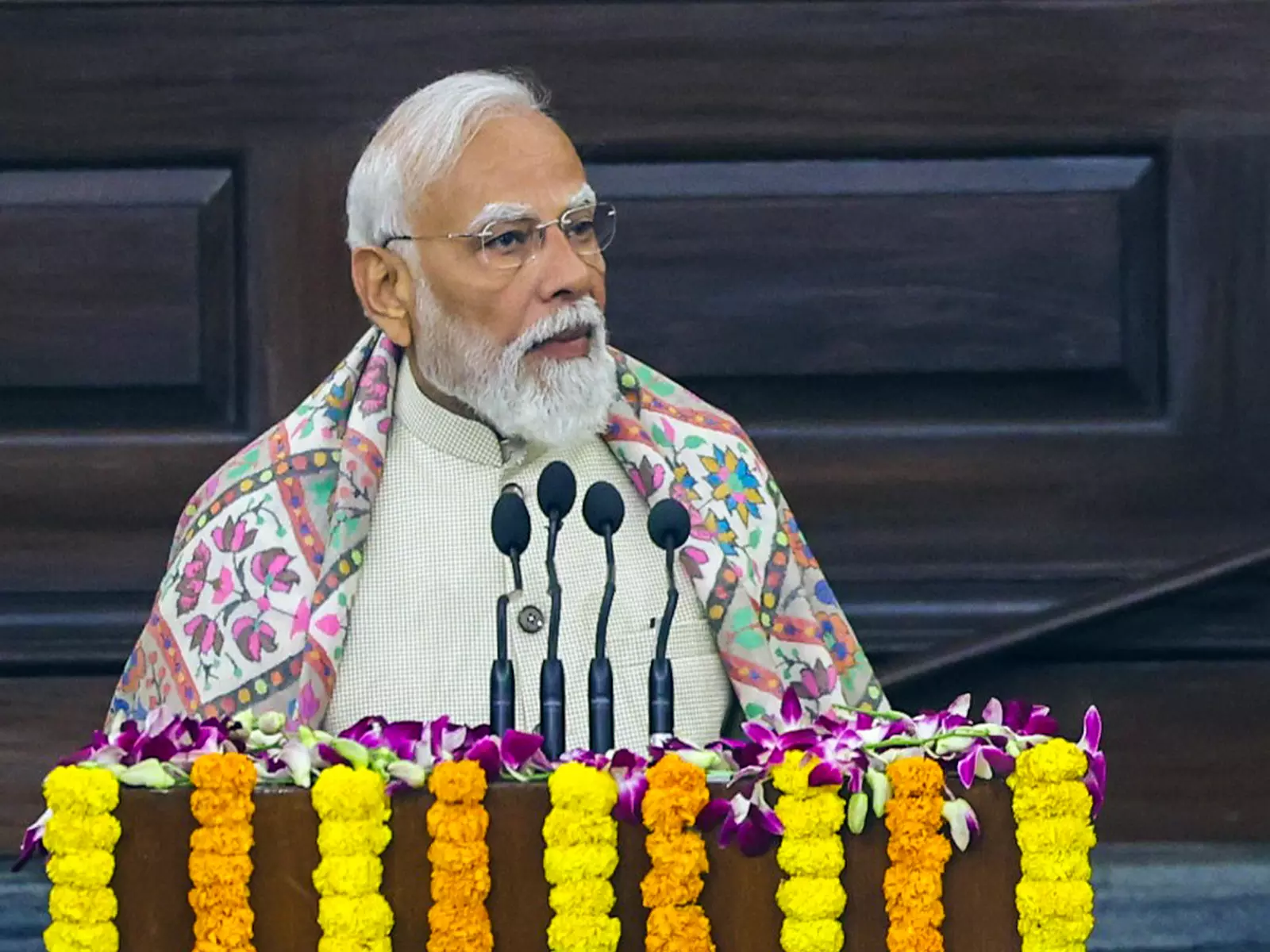 PM मोदी ने तमिल कवि तिरुवल्लुवर को श्रद्धांजलि अर्पित की PM मोदी ने तमिल कवि तिरुवल्लुवर को श्रद्धांजलि अर्पित की