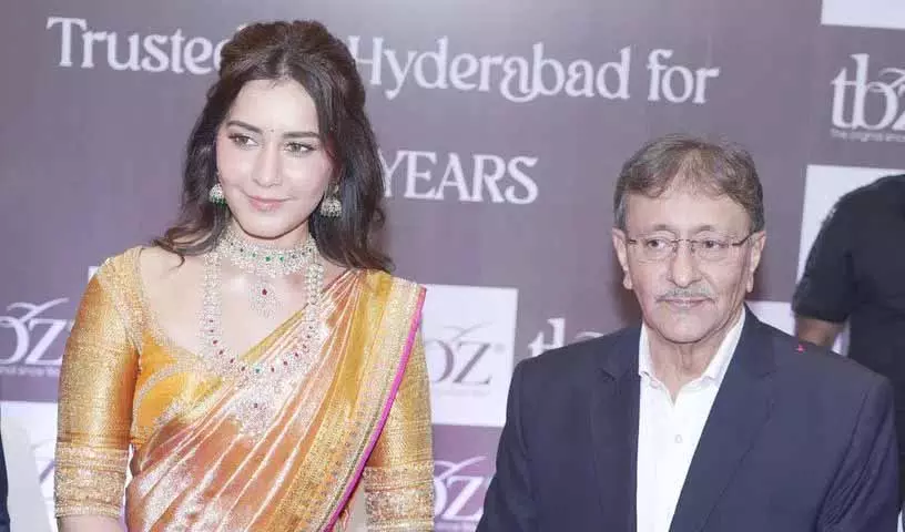 Hyderabad: टीबीजेड-द ओरिजिनल ने हिमायतनगर में नया ज्वेलरी शोरूम खोला Hyderabad: टीबीजेड-द ओरिजिनल ने हिमायतनगर में नया ज्वेलरी शोरूम खोला