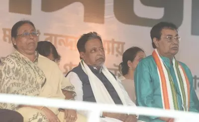 मुकुल रॉय को राहत, सुप्रीम कोर्ट ने अयोग्यता मामले में कलकत्ता हाईकोर्ट के फैसले पर लगाई रोक मुकुल रॉय को राहत, सुप्रीम कोर्ट ने अयोग्यता मामले में कलकत्ता हाईकोर्ट के फैसले पर लगाई रोक