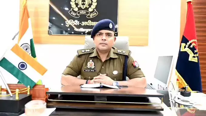 Double Murder: रिश्तों के विवाद ने ली दो की जान, इलाके में फैला डर Double Murder: रिश्तों के विवाद ने ली दो की जान, इलाके में फैला डर