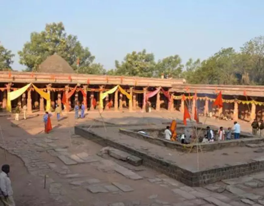 Dhar: भोजशाला के पास कार्रवाई, पूजा का माहौल पूरे दिन बना Dhar: भोजशाला के पास कार्रवाई, पूजा का माहौल पूरे दिन बना