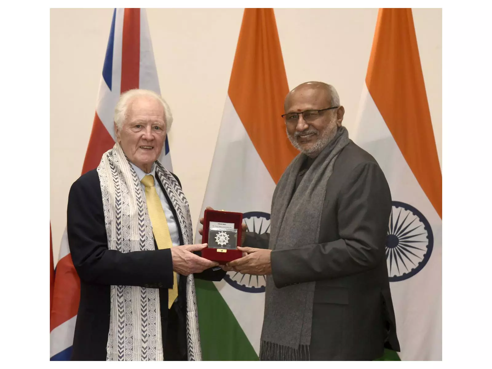 उपराष्ट्रपति सीपी राधाकृष्णन ने CSPOC सम्मेलन में लॉर्ड मैकफॉल से मुलाकात की उपराष्ट्रपति सीपी राधाकृष्णन ने CSPOC सम्मेलन में लॉर्ड मैकफॉल से मुलाकात की