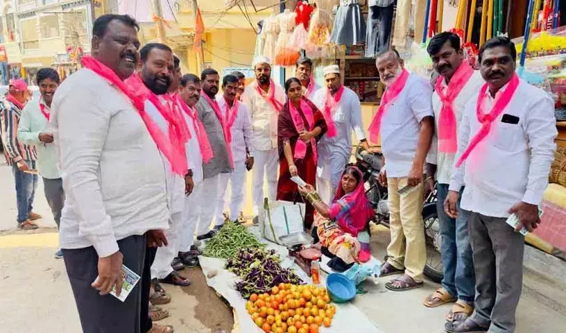 MLA सुनीता लक्ष्मा रेड्डी ने नरसापुर के निवासियों से कांग्रेस को नकारने की अपील की MLA सुनीता लक्ष्मा रेड्डी ने नरसापुर के निवासियों से कांग्रेस को नकारने की अपील की