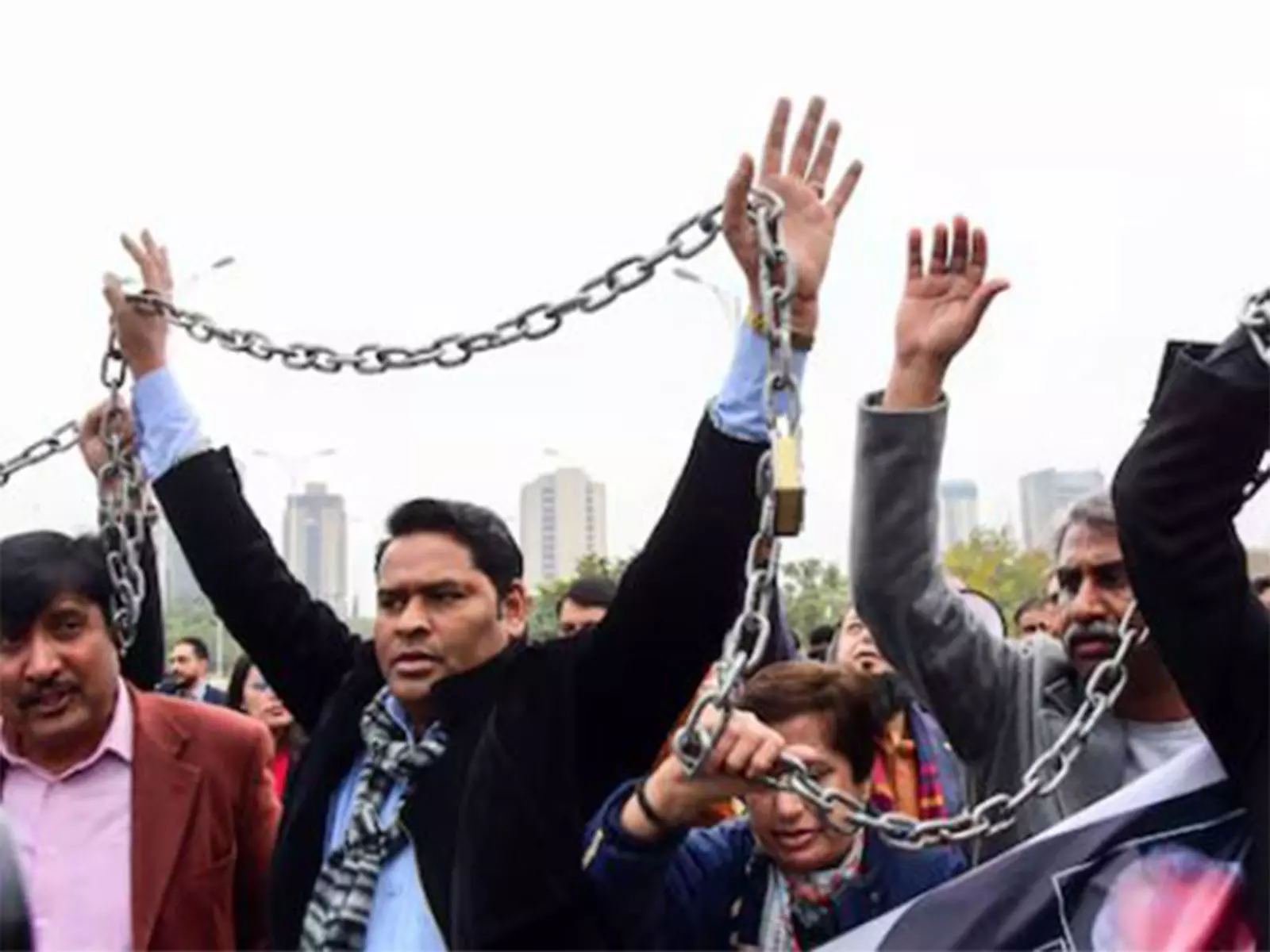 बलूच दमन के बीच Pakistan की मीडिया मशीनरी पर सवाल बलूच दमन के बीच Pakistan की मीडिया मशीनरी पर सवाल