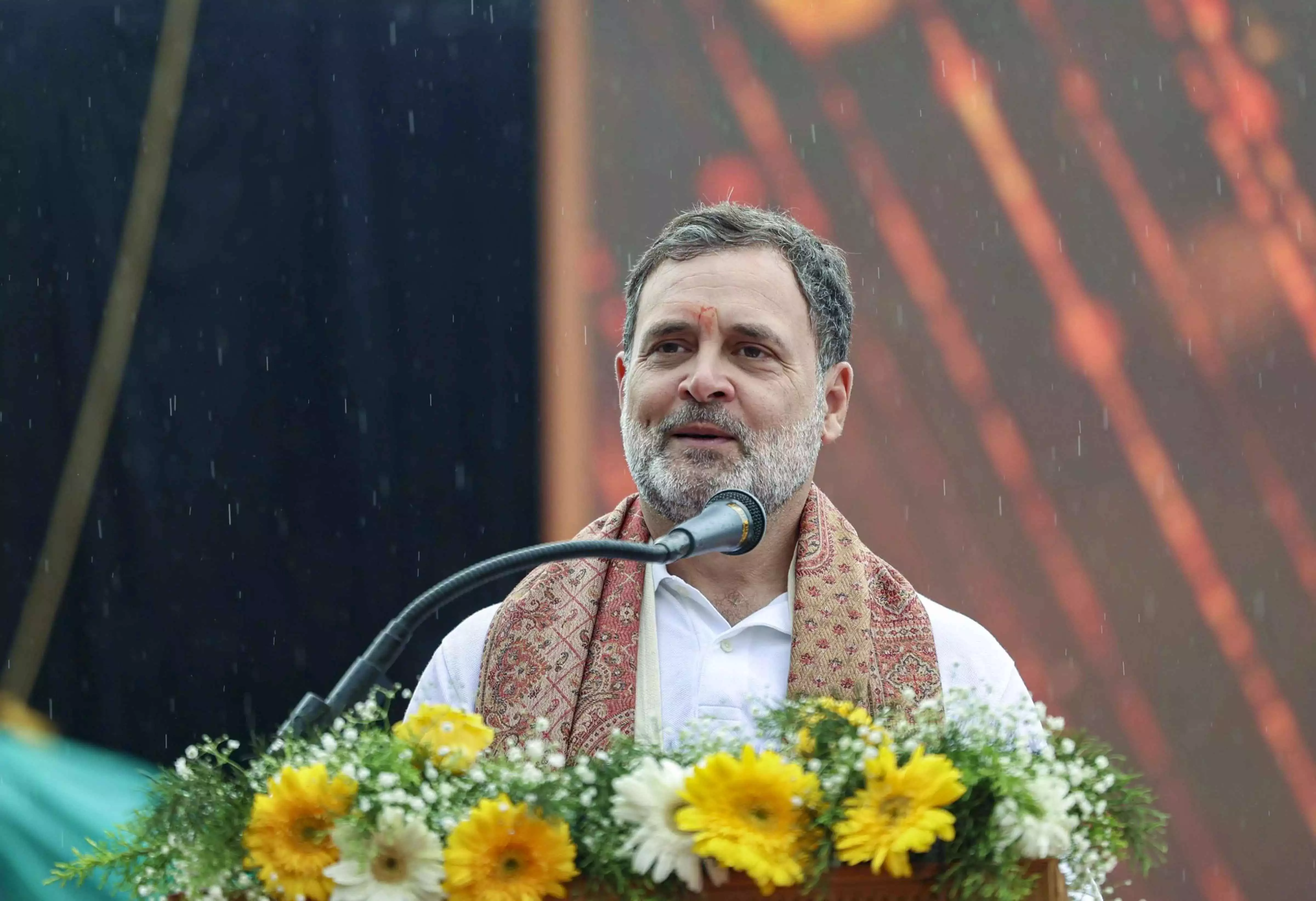 Rahul Gandhi का तीखा प्रहार: इंक विवाद को बताया चुनाव आयोग द्वारा जनता को गुमराह करना Rahul Gandhi का तीखा प्रहार: इंक विवाद को बताया चुनाव आयोग द्वारा जनता को गुमराह करना