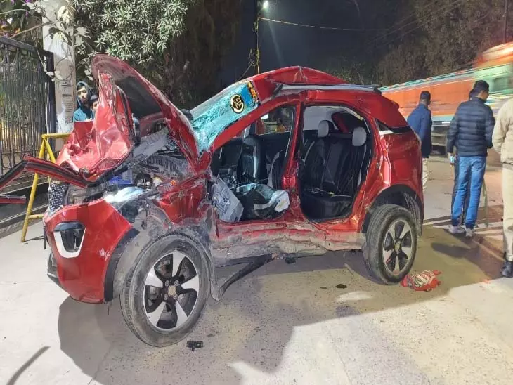 नशे में कार चला रहे युवक के खिलाफ FIR दर्ज, दो युवकों की हुई थी मौत नशे में कार चला रहे युवक के खिलाफ FIR दर्ज, दो युवकों की हुई थी मौत