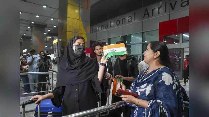 Government बहुत सहयोग कर रही है: भारतीय नागरिक ईरान से लौटे