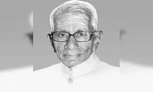 कर्नाटक कांग्रेस के वरिष्ठ नेता भीमन्ना खंड्रे के निधन पर मल्लिकार्जुन खड़गे, राहुल गांधी समेत कई नेताओं ने दुख जताया कर्नाटक कांग्रेस के वरिष्ठ नेता भीमन्ना खंड्रे के निधन पर मल्लिकार्जुन खड़गे, राहुल गांधी समेत कई नेताओं ने दुख जताया