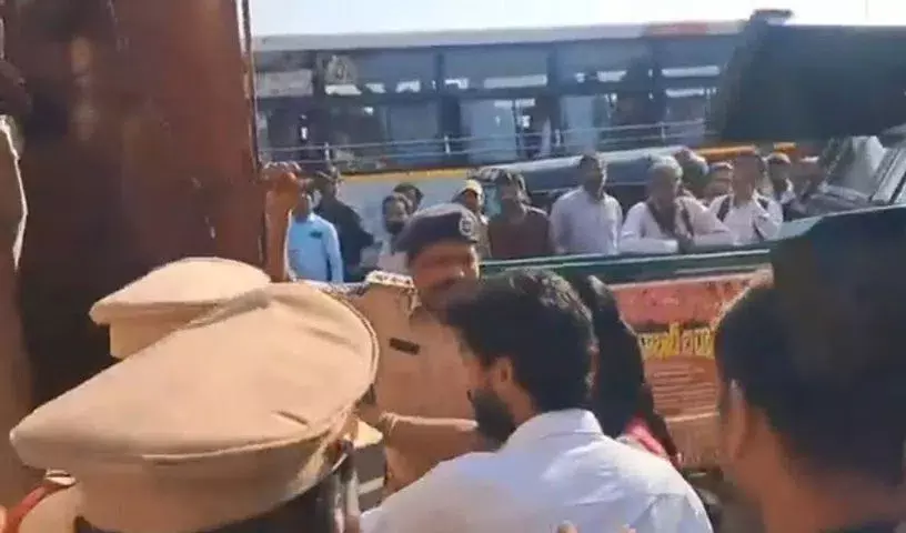 Hyderabad: सिकंदराबाद बचाओ’ रैली को इजाज़त नहीं दी, हरीश ने दमन के लिए कांग्रेस सरकार की आलोचना Hyderabad: सिकंदराबाद बचाओ’ रैली को इजाज़त नहीं दी, हरीश ने दमन के लिए कांग्रेस सरकार की आलोचना