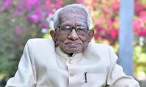 Karnataka : पूर्व मंत्री, सौ साल के भीमन्ना खंड्रे का निधन, आज अंतिम संस्कार किया Karnataka : पूर्व मंत्री, सौ साल के भीमन्ना खंड्रे का निधन, आज अंतिम संस्कार किया