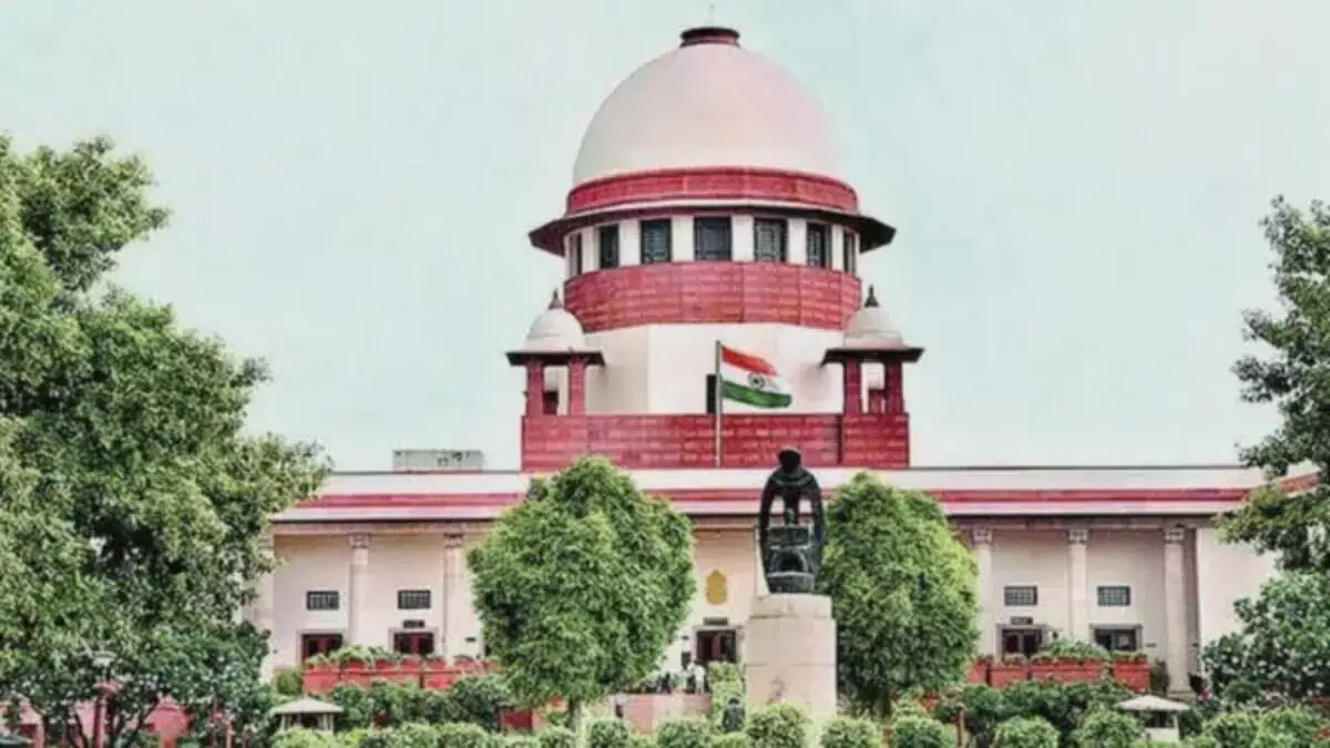 बीआरएस विधायक की अयोग्यता: सुप्रीम कोर्ट ने तेलंगाना स्पीकर से 2 हफ़्ते में रिपोर्ट मांगी