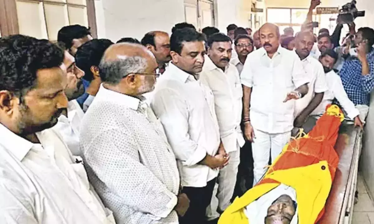 YSRCP कार्यकर्ता की चोटों के कारण मौत हो गई YSRCP कार्यकर्ता की चोटों के कारण मौत हो गई
