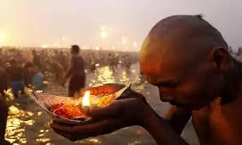 Mauni Amavasya 2026: मौनी अमावस्या पर सुबह नहीं बल्कि अभिजीत मुहूर्त में करें पितरों का तर्पण