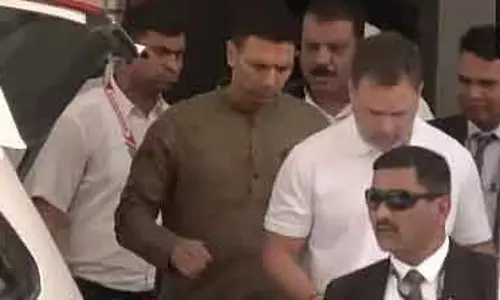 Bhagirathpura पीड़ितों से मिलने इंदौर पहुंचे राहुल गांधी; एयरपोर्ट पर जीतू पटवारी ने किया स्वागत