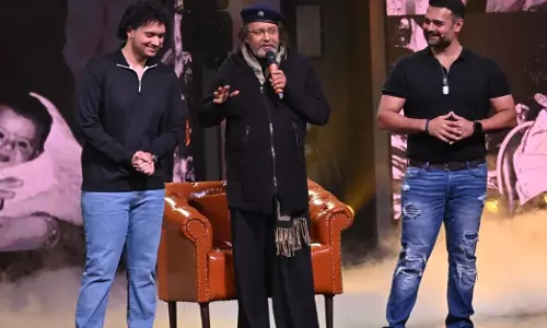 Mithun Chakraborty के सिनेमा के 50 साल, बेटों ने मनाया खास जश्न Mithun Chakraborty के सिनेमा के 50 साल, बेटों ने मनाया खास जश्न
