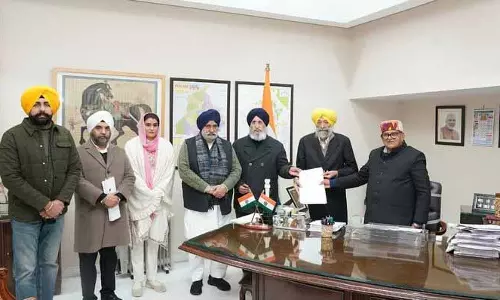 Shiromani Akali Dal ने पंजाब के राज्यपाल से मुलाकात की, बिक्रम मजीठिया की जान को खतरा बताया Shiromani Akali Dal ने पंजाब के राज्यपाल से मुलाकात की, बिक्रम मजीठिया की जान को खतरा बताया