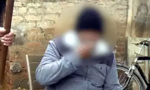 Haryana : दिव्यांग आदमी को 1K रुपये के लिए गोबर खाने को मजबूर किया गया